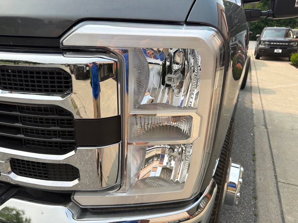 2026 Ford F-350 Super Duty Chassis Cab XL - Photo 16
