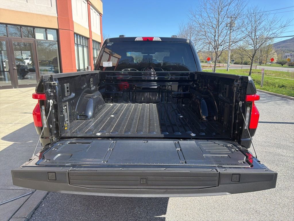 2025 Ford F-150 Lightning Flash - Photo 19