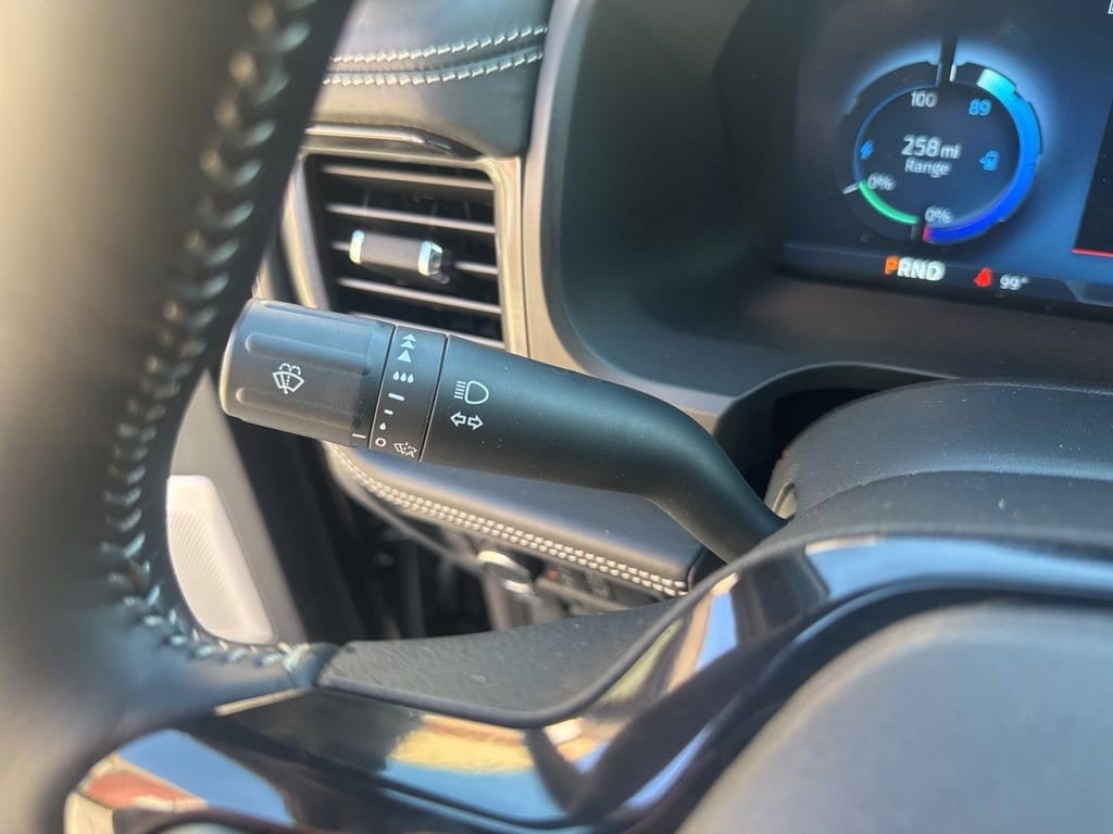 2025 Ford F-150 Lightning Platinum - Photo 39