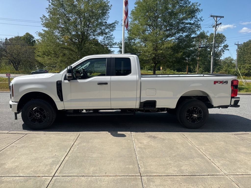 2025 Ford F-350 Super Duty XL - Photo 4