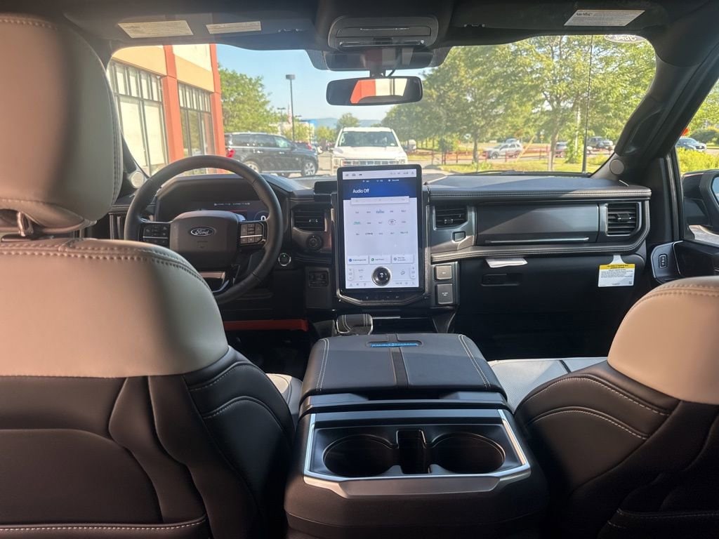 2025 Ford F-150 Lightning Platinum - Photo 47