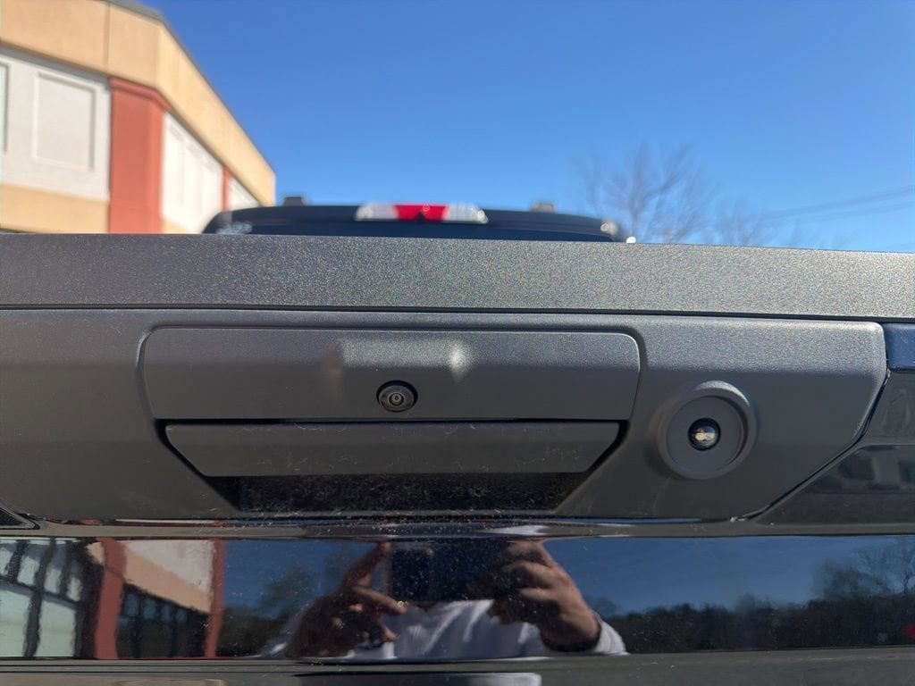 2025 Ford F-150 Lightning Flash - Photo 18