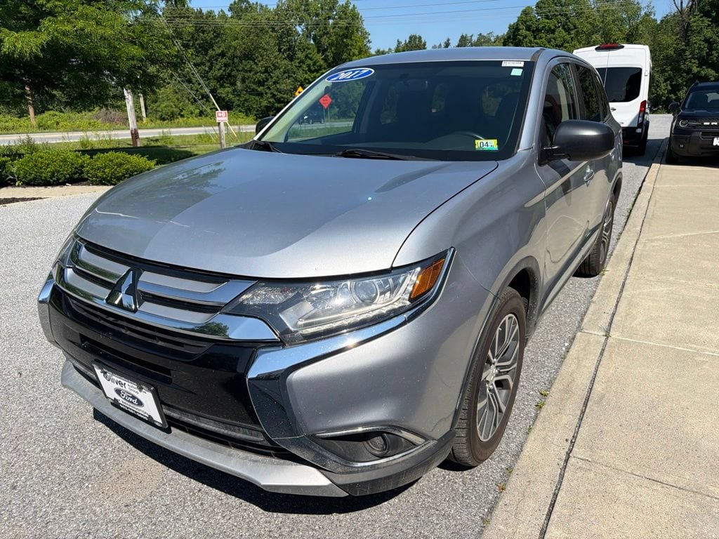 Used 2017 Mitsubishi Outlander ES CUV