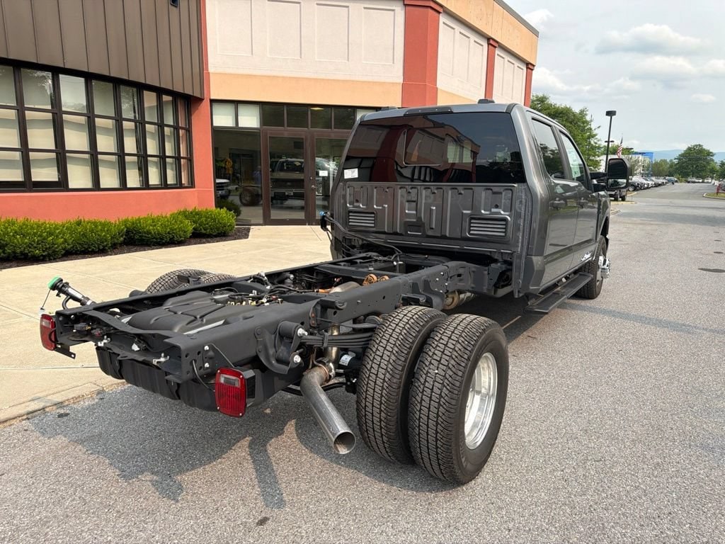 2026 Ford F-350 Super Duty Chassis Cab XL - Photo 7