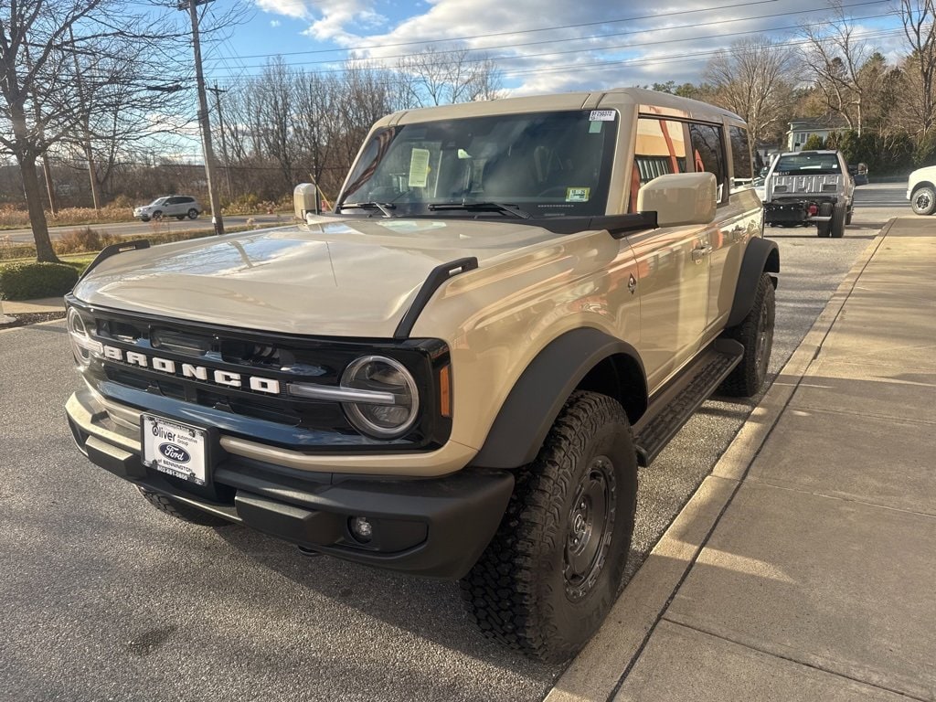 New 2025 Ford Bronco Outer Banks SUV