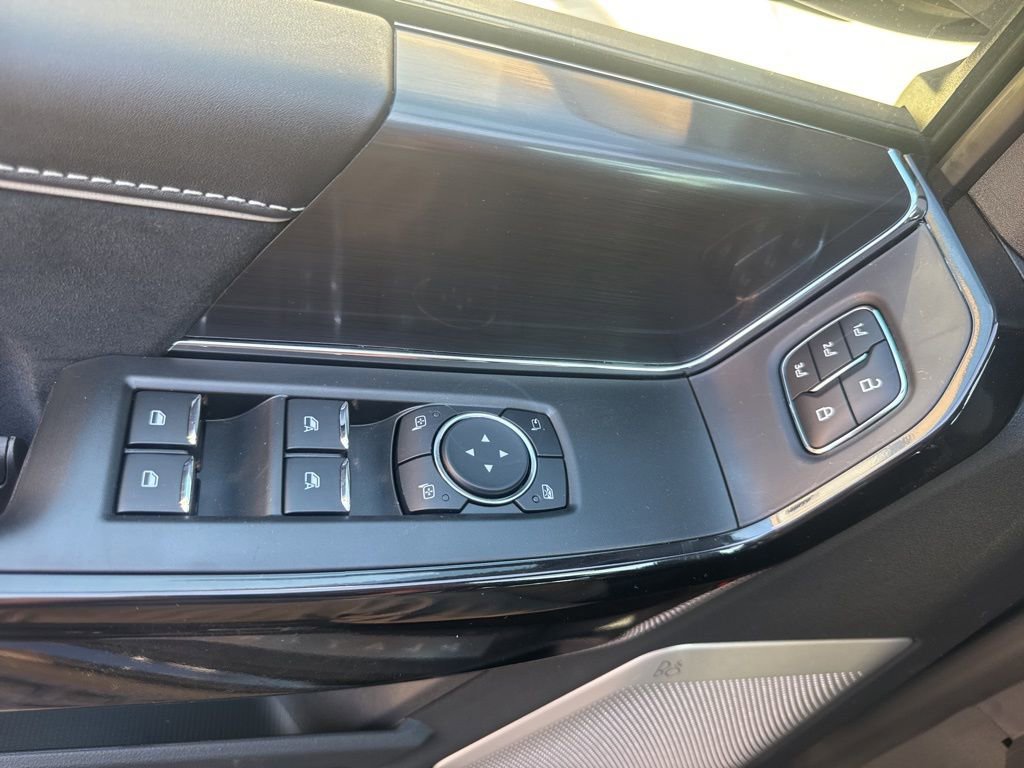 2025 Ford F-150 Lightning Platinum - Photo 43
