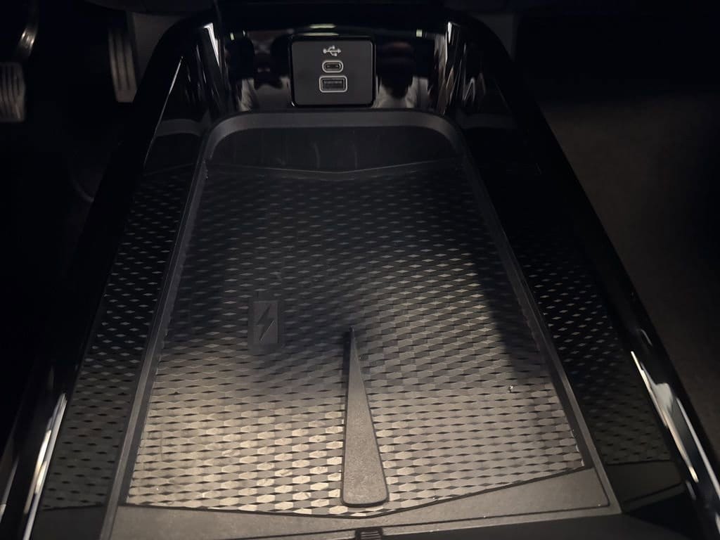 2025 Ford Mustang Mach-E GT - Photo 21