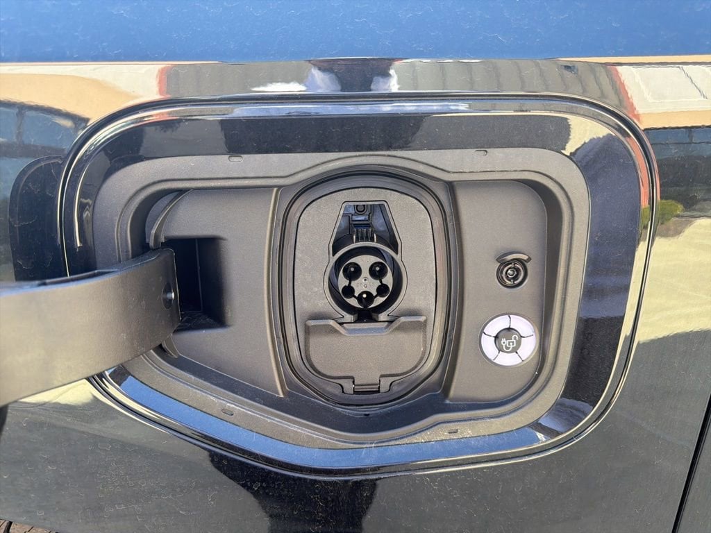 2025 Ford F-150 Lightning Flash - Photo 15