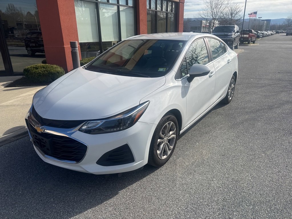 2019 Chevrolet Cruze LT photo 2