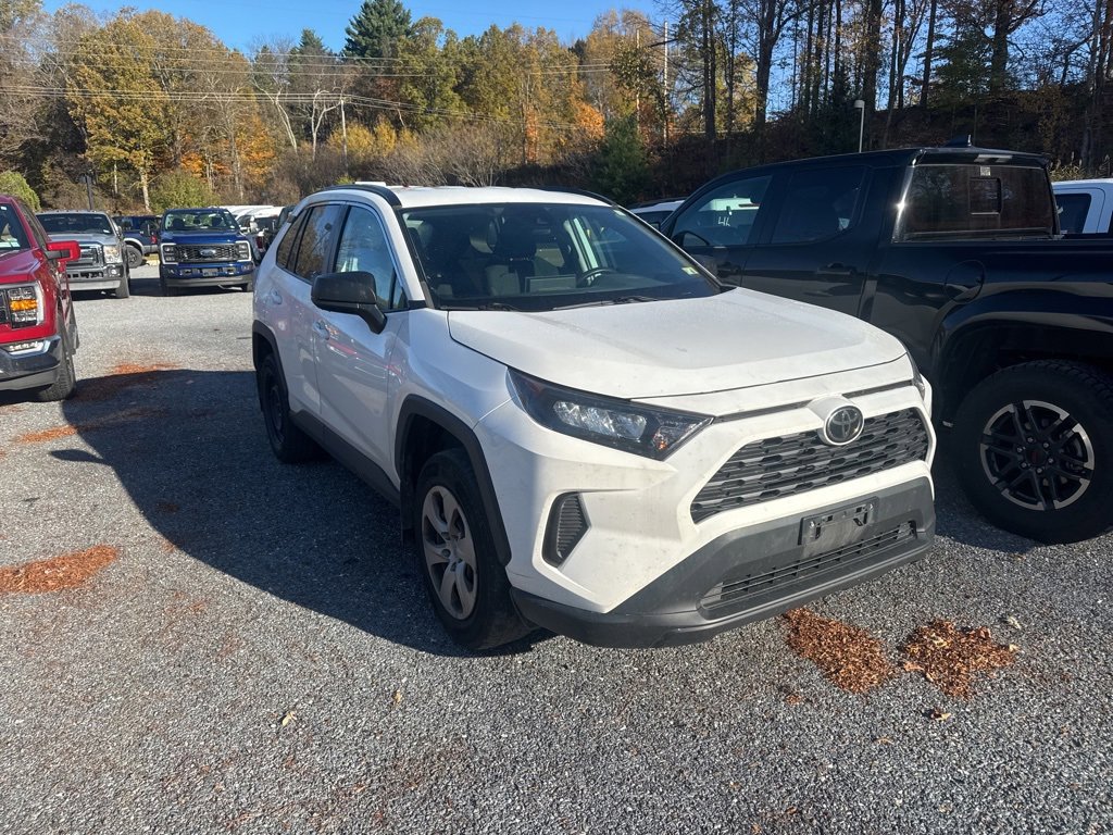 2019 Toyota RAV4 LE photo 2