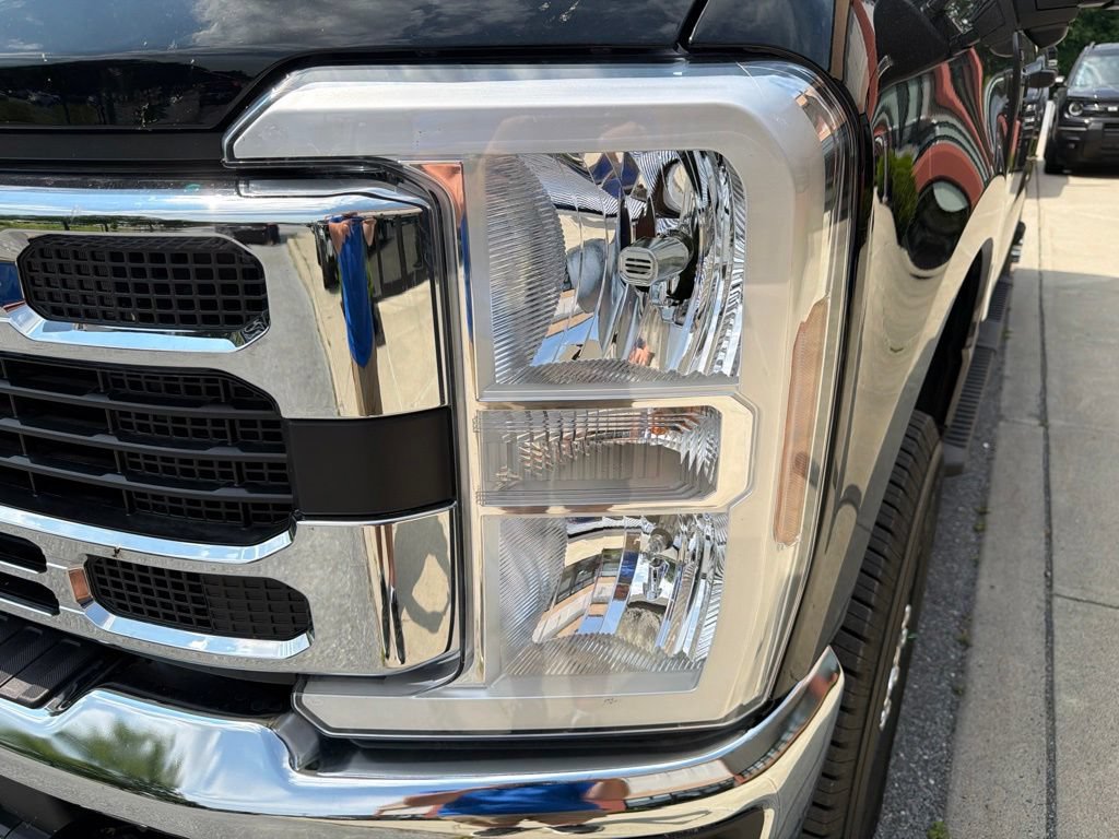 2026 Ford F-350 Super Duty XLT - Photo 17