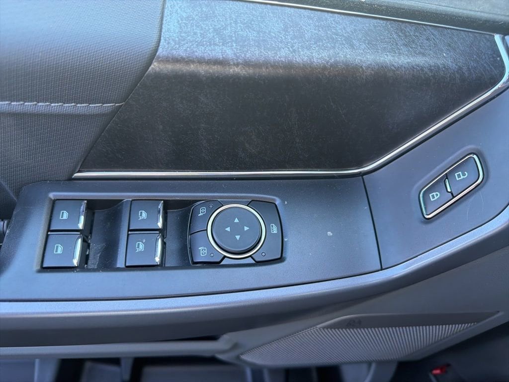 2025 Ford F-150 Lightning Flash - Photo 42