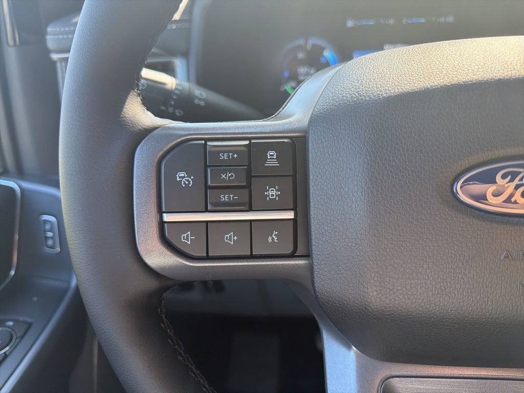 2025 Ford F-150 Lightning Flash - Photo 34