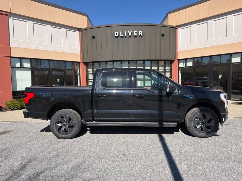 2025 Ford F-150 Lightning Flash - Photo 8