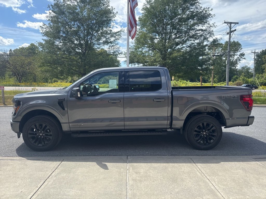 2025 Ford F-150 XLT photo 4