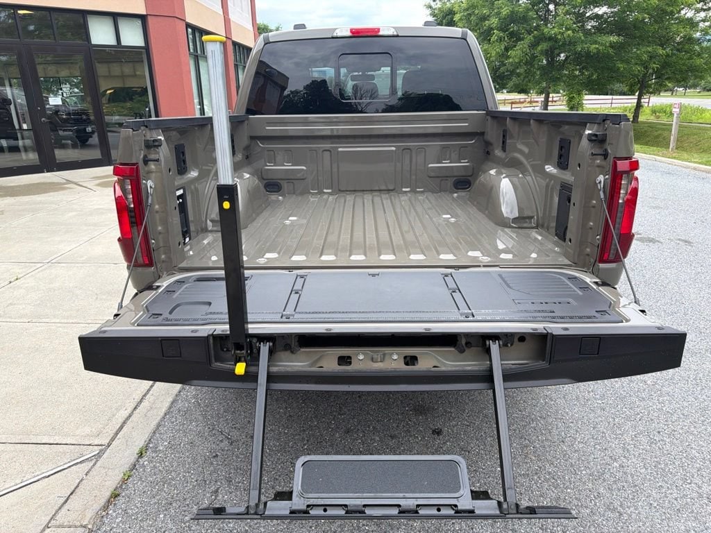 2025 Ford F-150 XLT - Photo 21