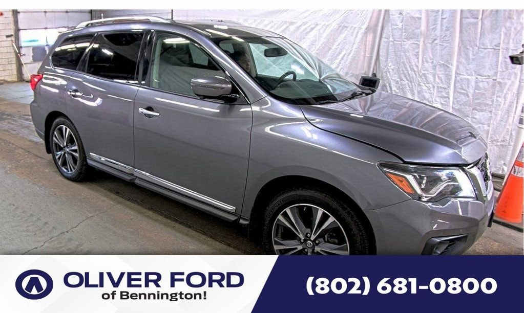 2017 Nissan Pathfinder Platinum 4WD's photo