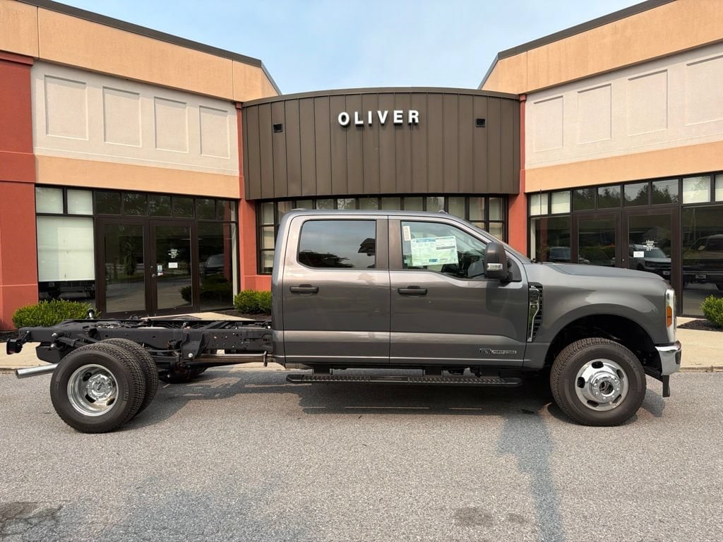 2026 Ford F-350 Super Duty Chassis Cab XL - Photo 8