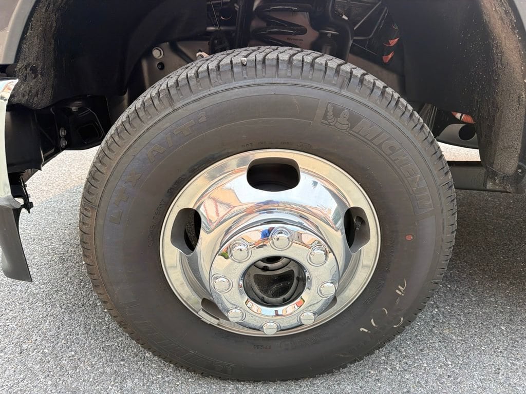 2026 Ford F-350 Super Duty Chassis Cab XL - Photo 10
