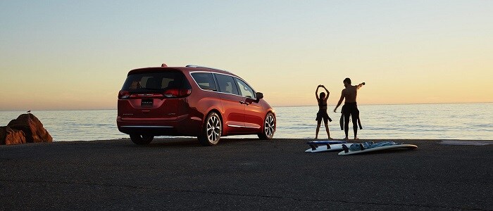 2017_Chrysler Pacifica Limited_Beach.jpg