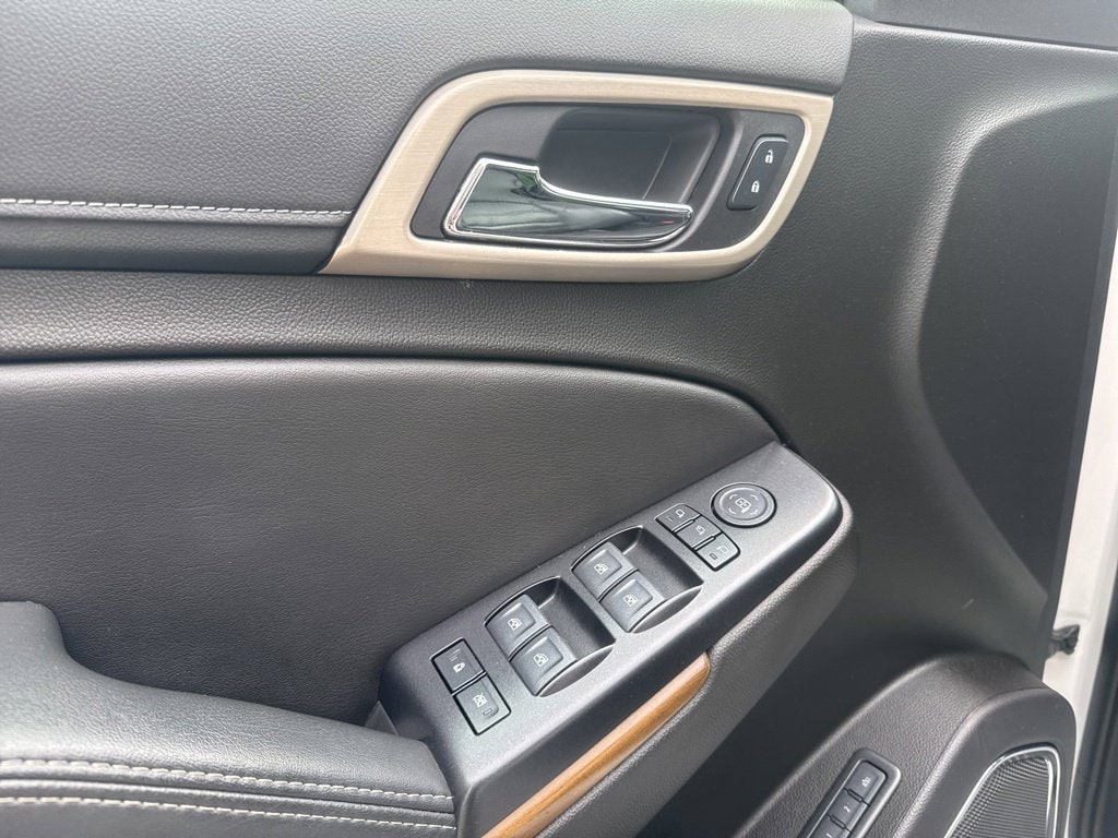 2020 GMC Yukon Denali - Photo 25