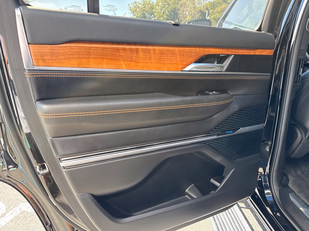 2022 Jeep Grand Wagoneer Series III - Photo 24