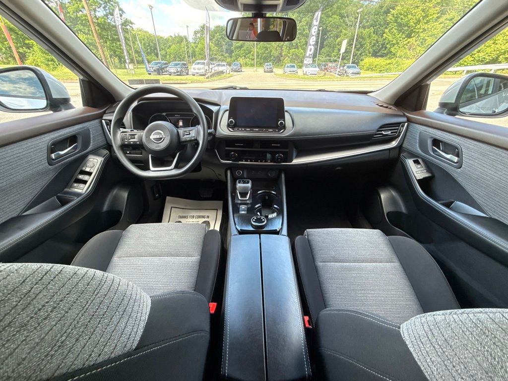 2023 Nissan Rogue SV - Photo 11