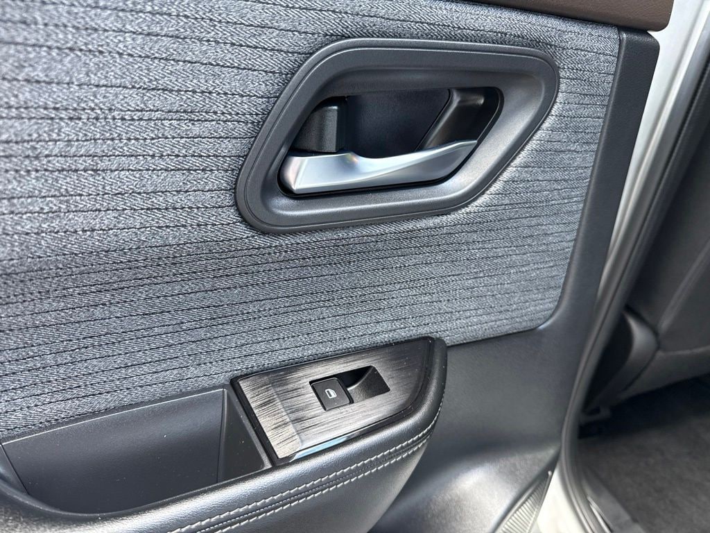2023 Nissan Rogue SV - Photo 23