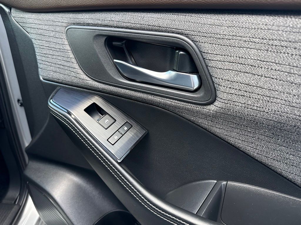 2023 Nissan Rogue SV - Photo 32
