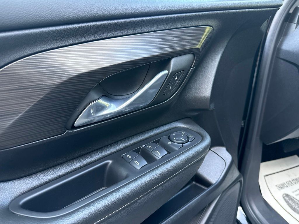 2024 GMC Terrain SLE - Photo 21