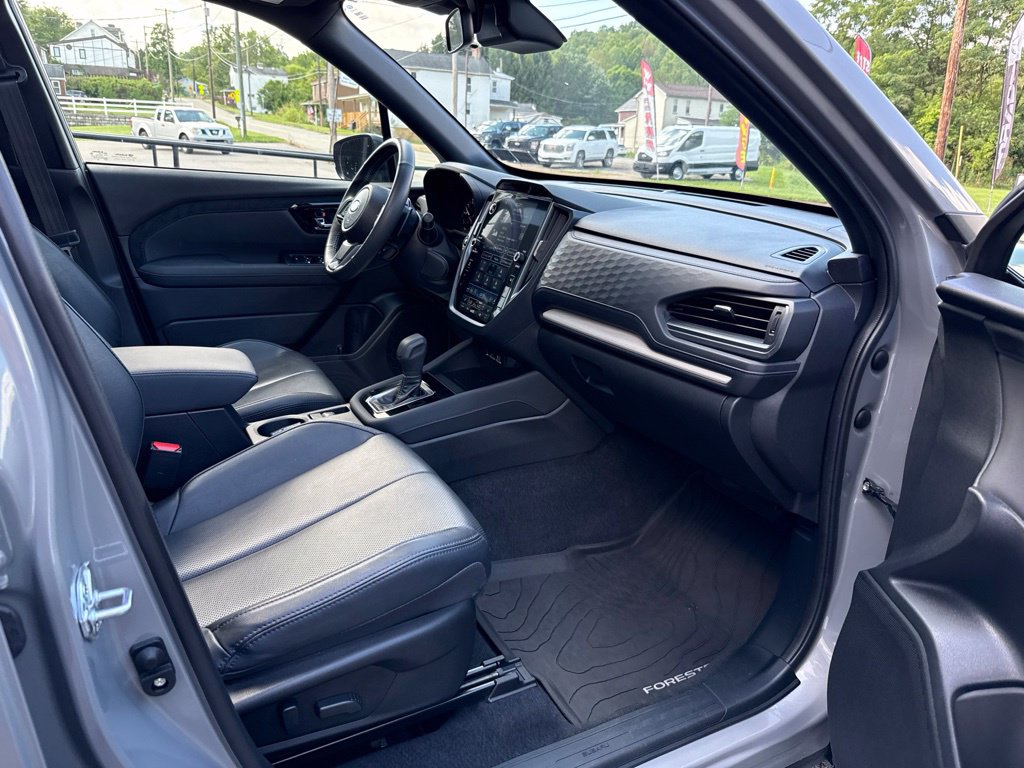 2025 Subaru Forester Limited - Photo 31