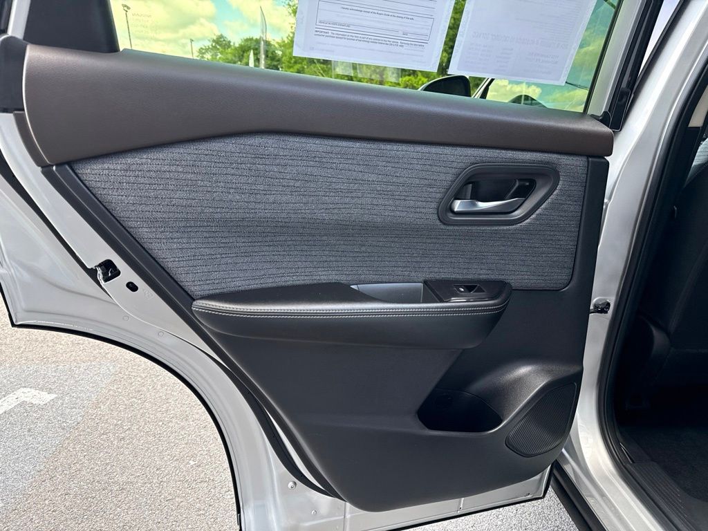 2023 Nissan Rogue SV - Photo 22