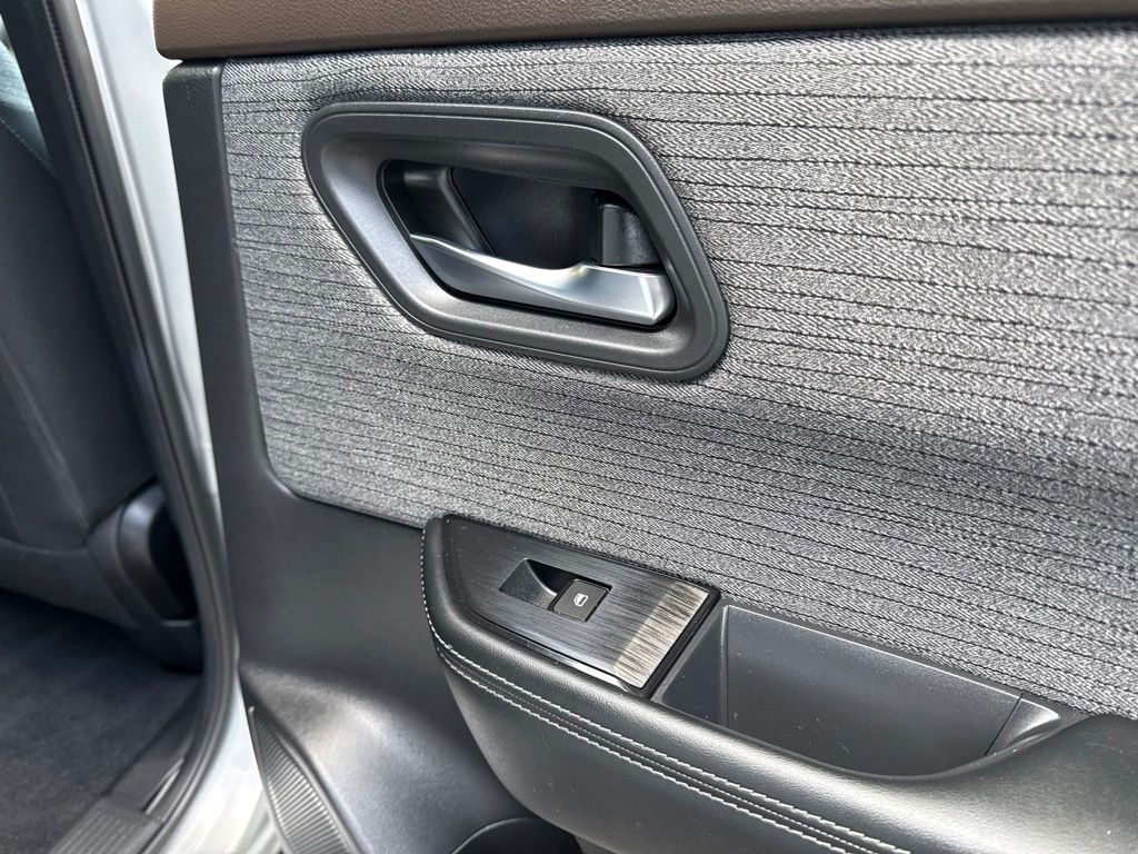2023 Nissan Rogue SV - Photo 28