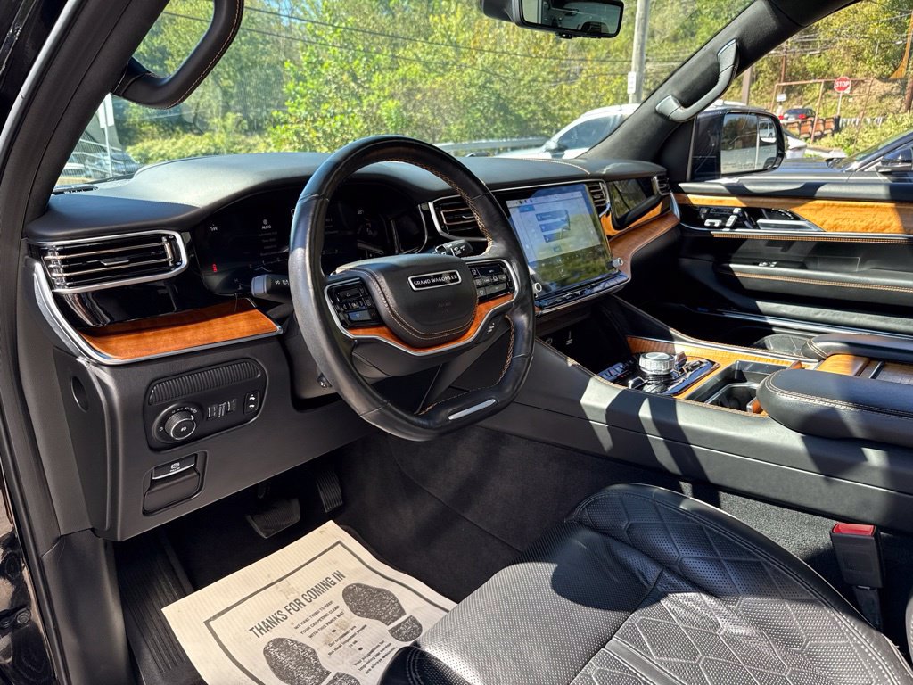 2022 Jeep Grand Wagoneer Series III - Photo 16