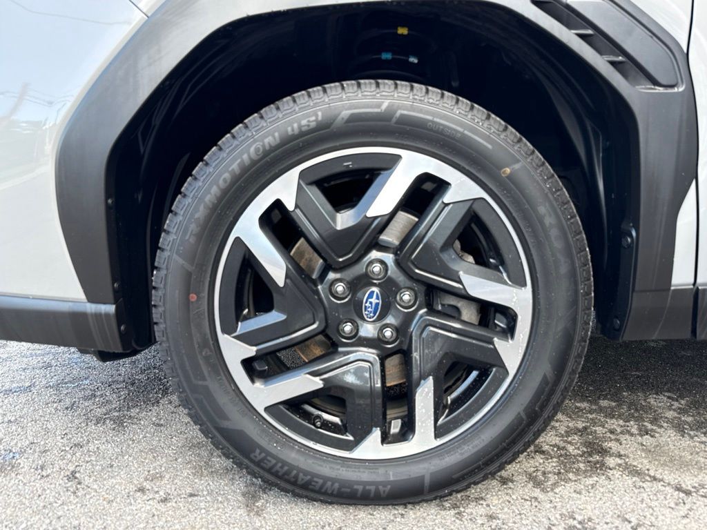 2025 Subaru Forester Limited - Photo 12