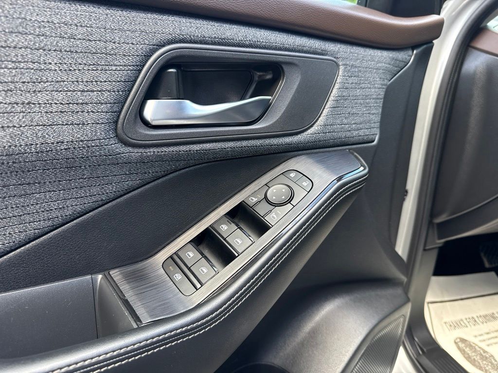 2023 Nissan Rogue SV - Photo 19