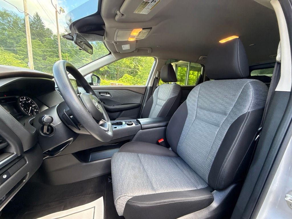 2023 Nissan Rogue SV - Photo 17