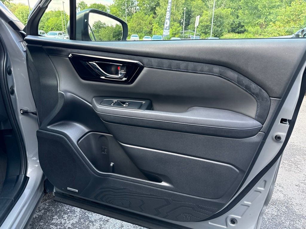 2025 Subaru Forester Limited - Photo 31