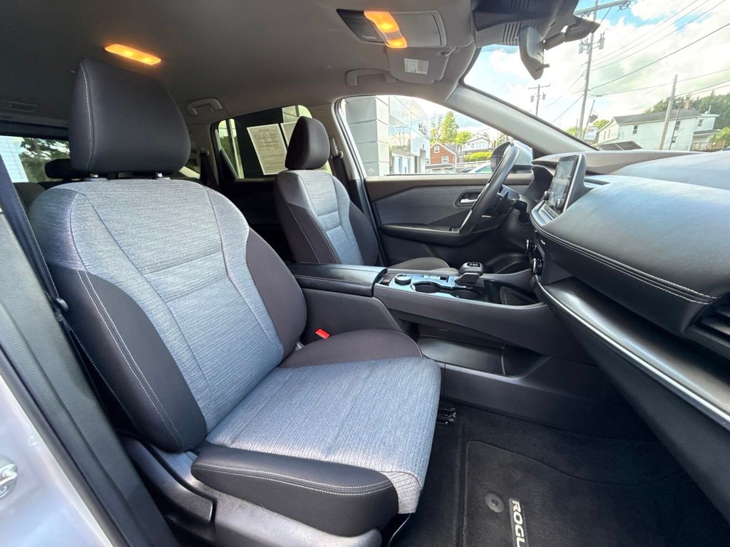 2023 Nissan Rogue SV - Photo 30