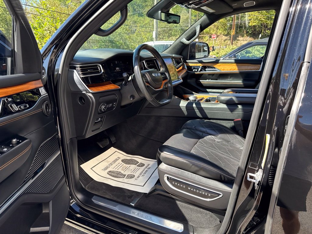 2022 Jeep Grand Wagoneer Series III - Photo 14