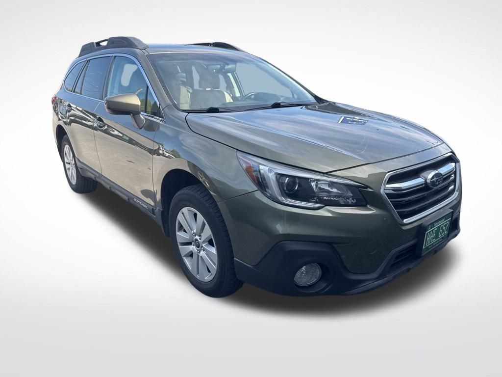 2018 Subaru Outback 2.5i Premium photo 3