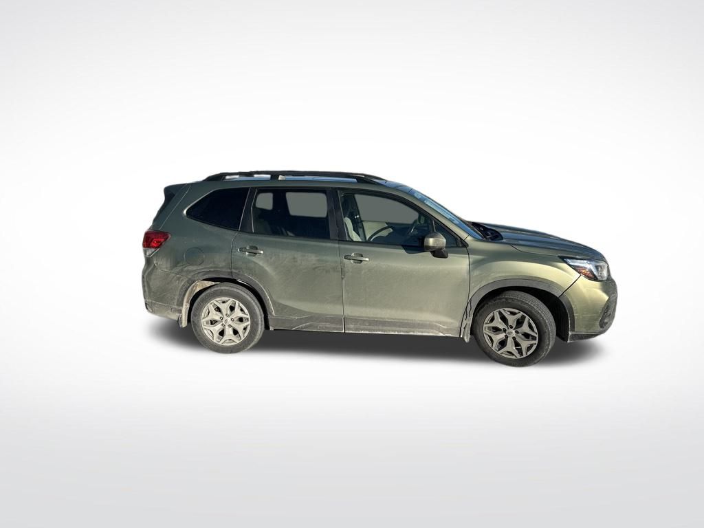 2020 Subaru Forester Premium photo 2