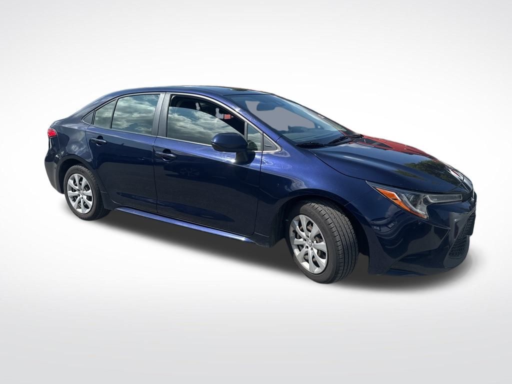 2021 Toyota Corolla LE photo 3