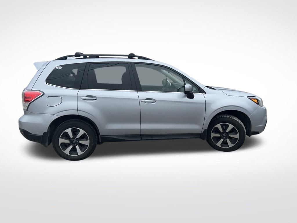 2017 Subaru Forester 2.5i Limited photo 3