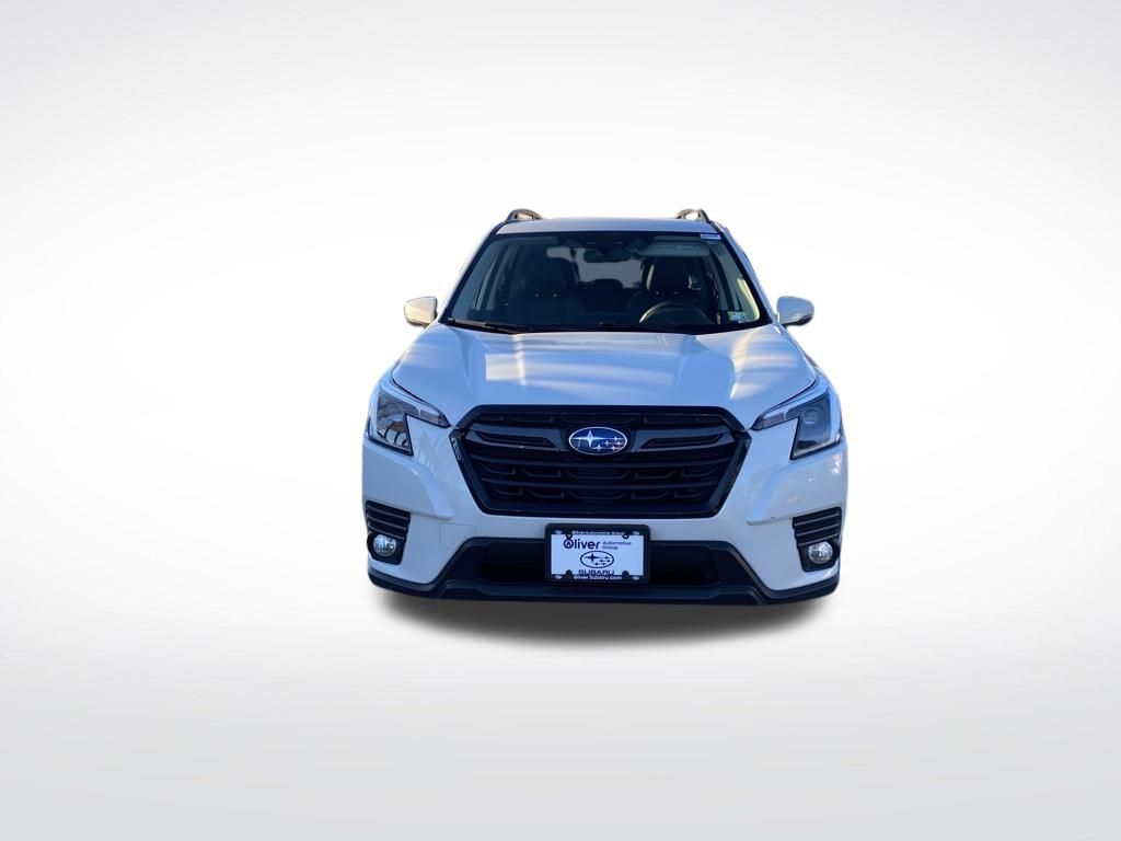 2023 Subaru Forester Limited photo 2