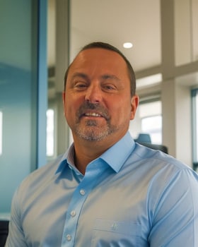 Staff member Chris Hardina from ID_6117b3391281