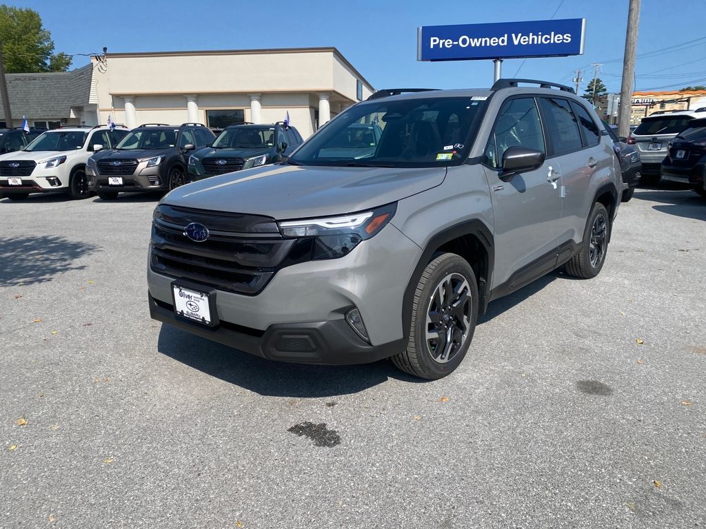 2025 Subaru Forester Premium photo 4