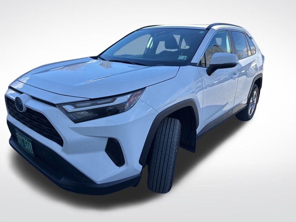 2024 Toyota RAV4 Hybrid XLE photo 3