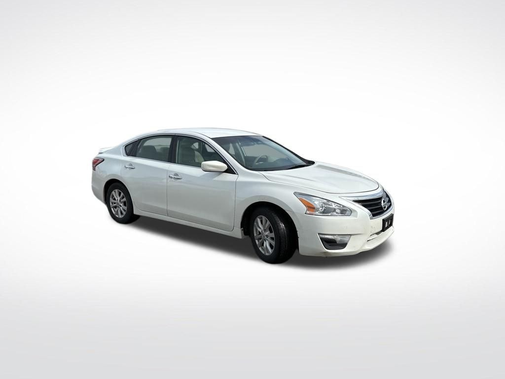 Used 2014 Nissan Altima 2.5 S Sedan
