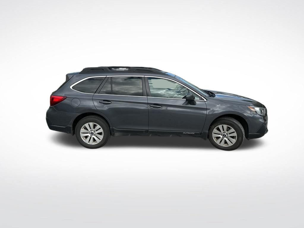 2019 Subaru Outback 2.5i Premium photo 2